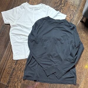 Lululemon set white short sleeve tee and black long sleeve tee